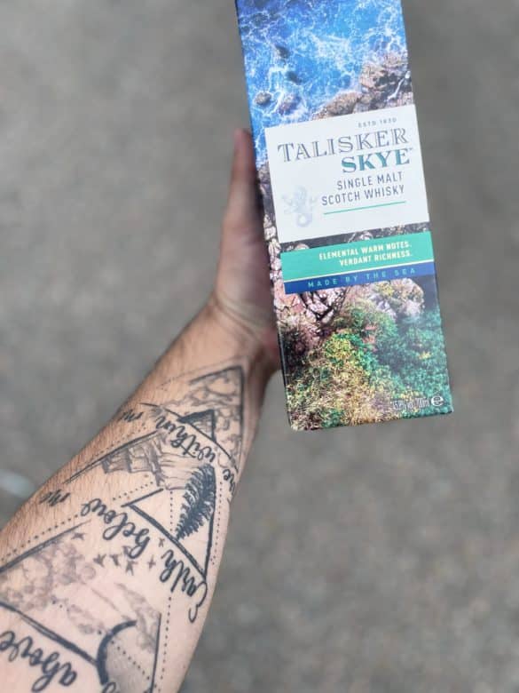 Die besten Whisky Destillerien der schottischen Inseln - talisker whisky - 27 Talisker Whisky für unser Wedding Vow Renewal - Whisky Destillerien auf den schottischen Inseln
