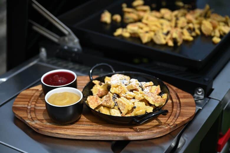 Weber SLATE GPSB 76 cm Premium Plancha Gasgrill - kaiserschmarren slate 11 - 15 Saftiger Kaiserschmarren von der Plancha