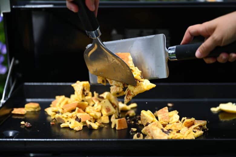 Weber SLATE GPSB 76 cm Premium Plancha Gasgrill - kaiserschmarren slate 14 - 2 Kaiserschmarren am Weber SLATE zubereiten
