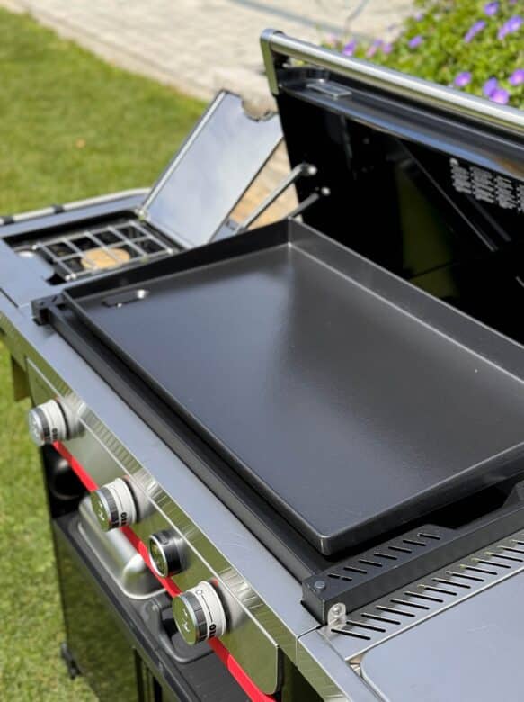 Weber SLATE GPSB 76 cm Premium Plancha Gasgrill - weber slate 05 - 5 Seitenbrenner und große Grillfläche beim Weber SLATE GPSB 76cm