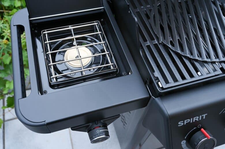 Der Weber Spirit EP-435R Stealth Edition Gasgrill - weber spirit stealth 09 - 2 Seitenbrenner mit separater Zündung beim Weber Spirit Gasgrill