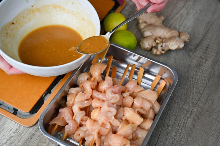 Gegrillte Saté Spieße mit hausgemachter Erdnusssauce - erdnuss sate spiesse 04 - 8 Gegrillte Saté Spieße mit hausgemachter Erdnusssauce - erdnuss sate spiesse 04 - 7