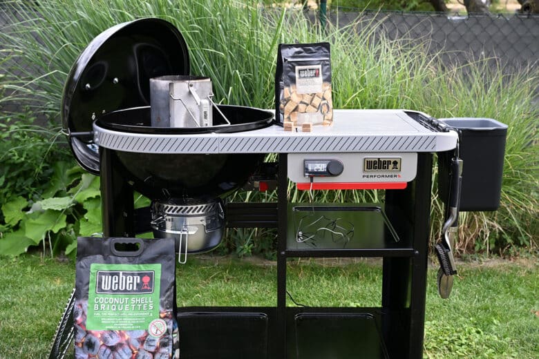 Weber Performer Premium Smart Holzkohlegrill - weber performer smart unboxing 06 - 3 Digitaler Lüfter am Kessel des Weber Performer Premium Smart